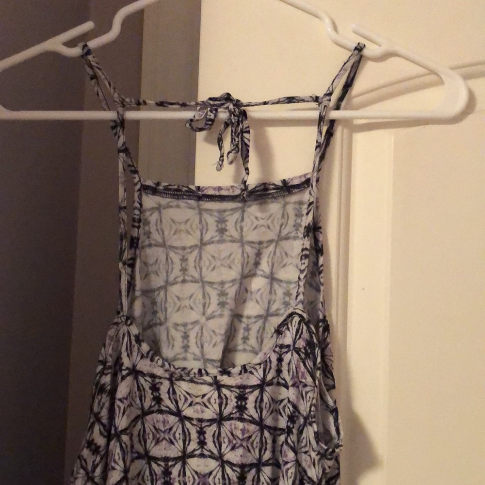 Patterned Tank Top - Picture 2 of 3